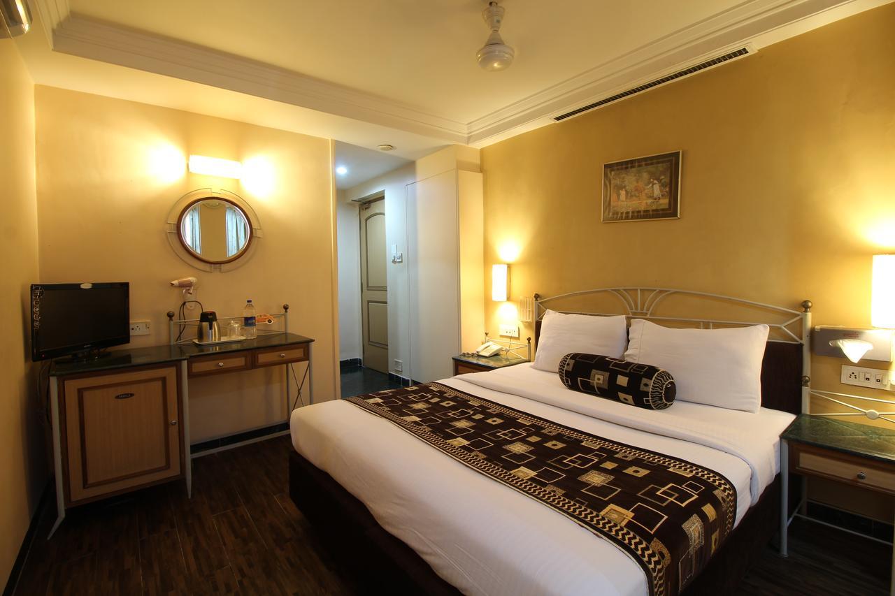 Hotel Gurukripa Даман Екстериор снимка