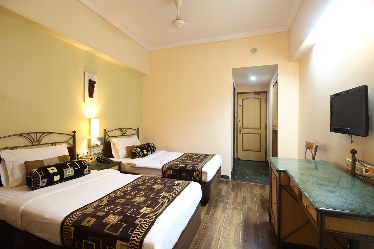 Hotel Gurukripa Даман Екстериор снимка