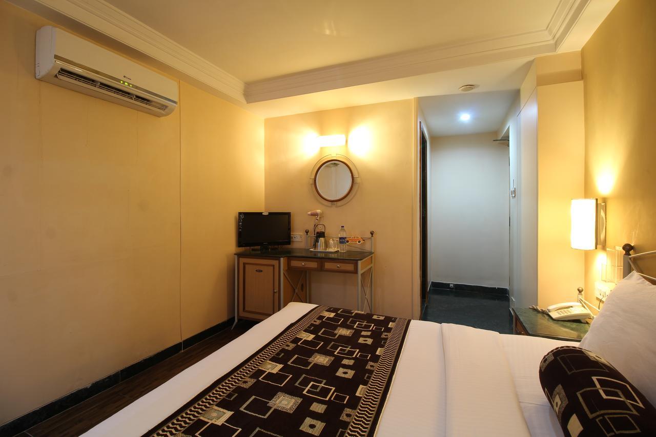 Hotel Gurukripa Даман Екстериор снимка
