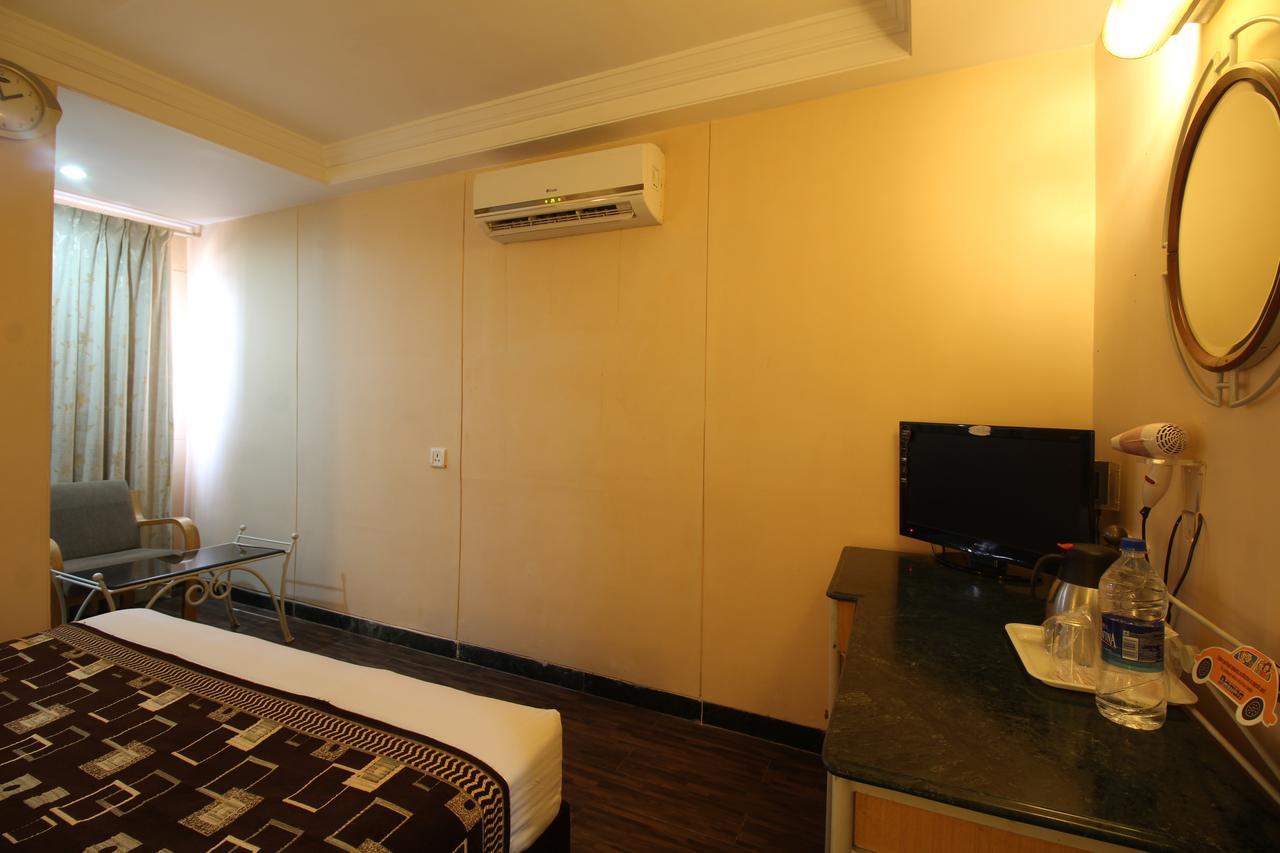 Hotel Gurukripa Даман Екстериор снимка