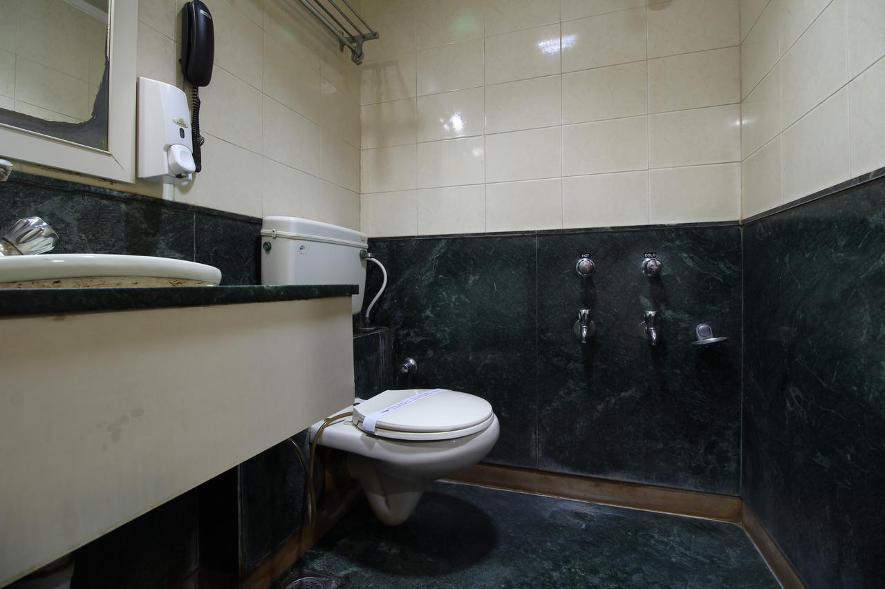 Hotel Gurukripa Даман Екстериор снимка