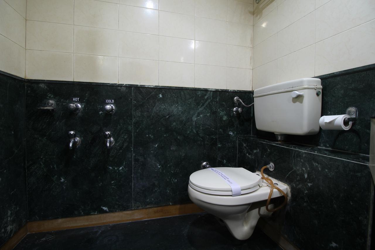 Hotel Gurukripa Даман Екстериор снимка