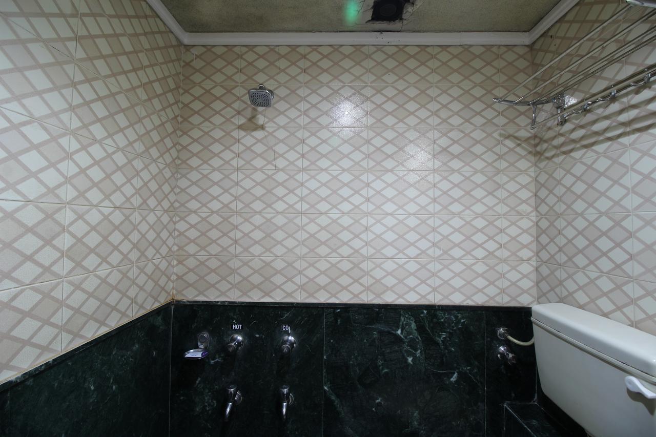 Hotel Gurukripa Даман Екстериор снимка