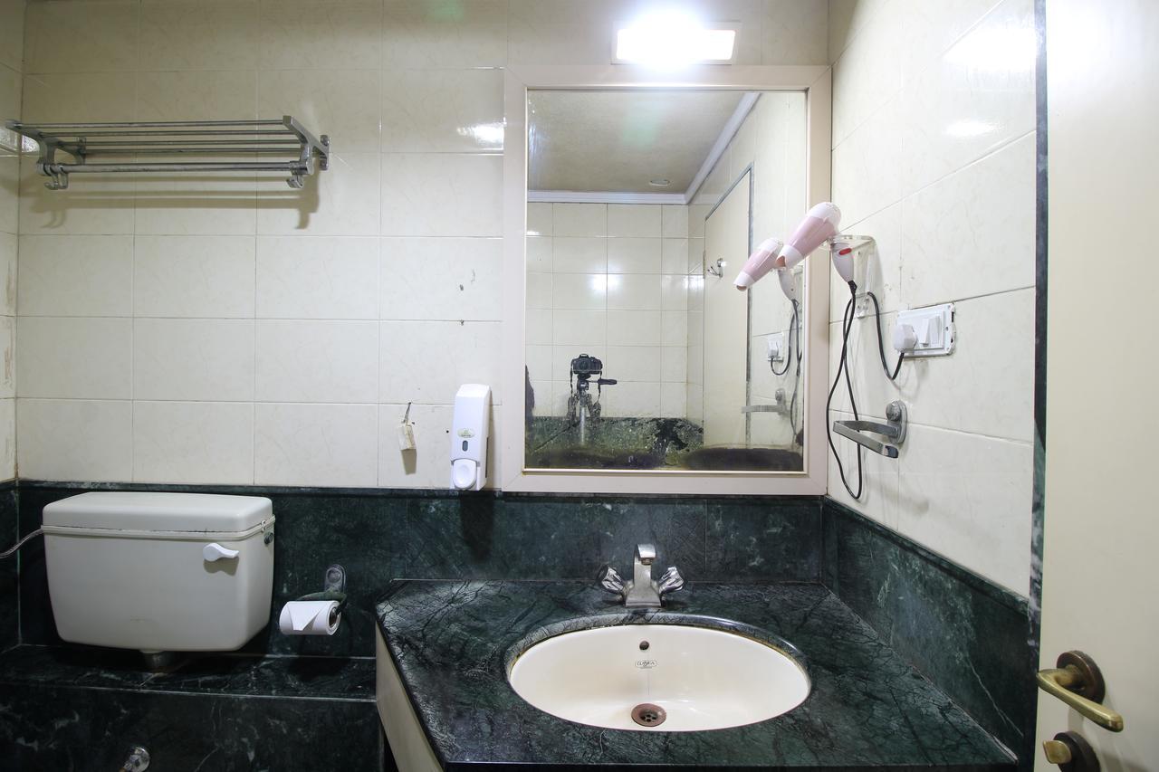 Hotel Gurukripa Даман Екстериор снимка