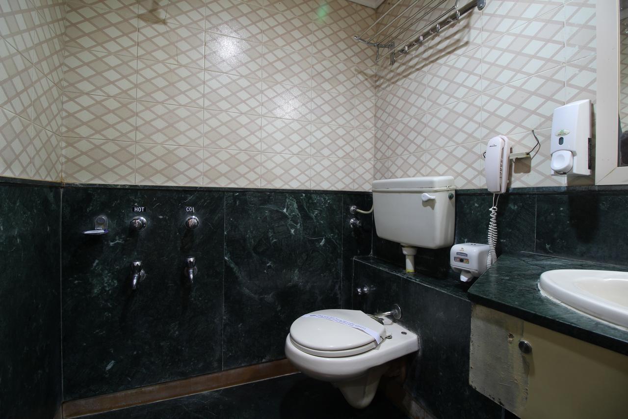 Hotel Gurukripa Даман Екстериор снимка