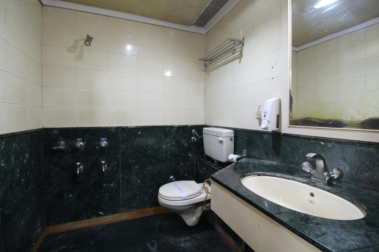 Hotel Gurukripa Даман Екстериор снимка