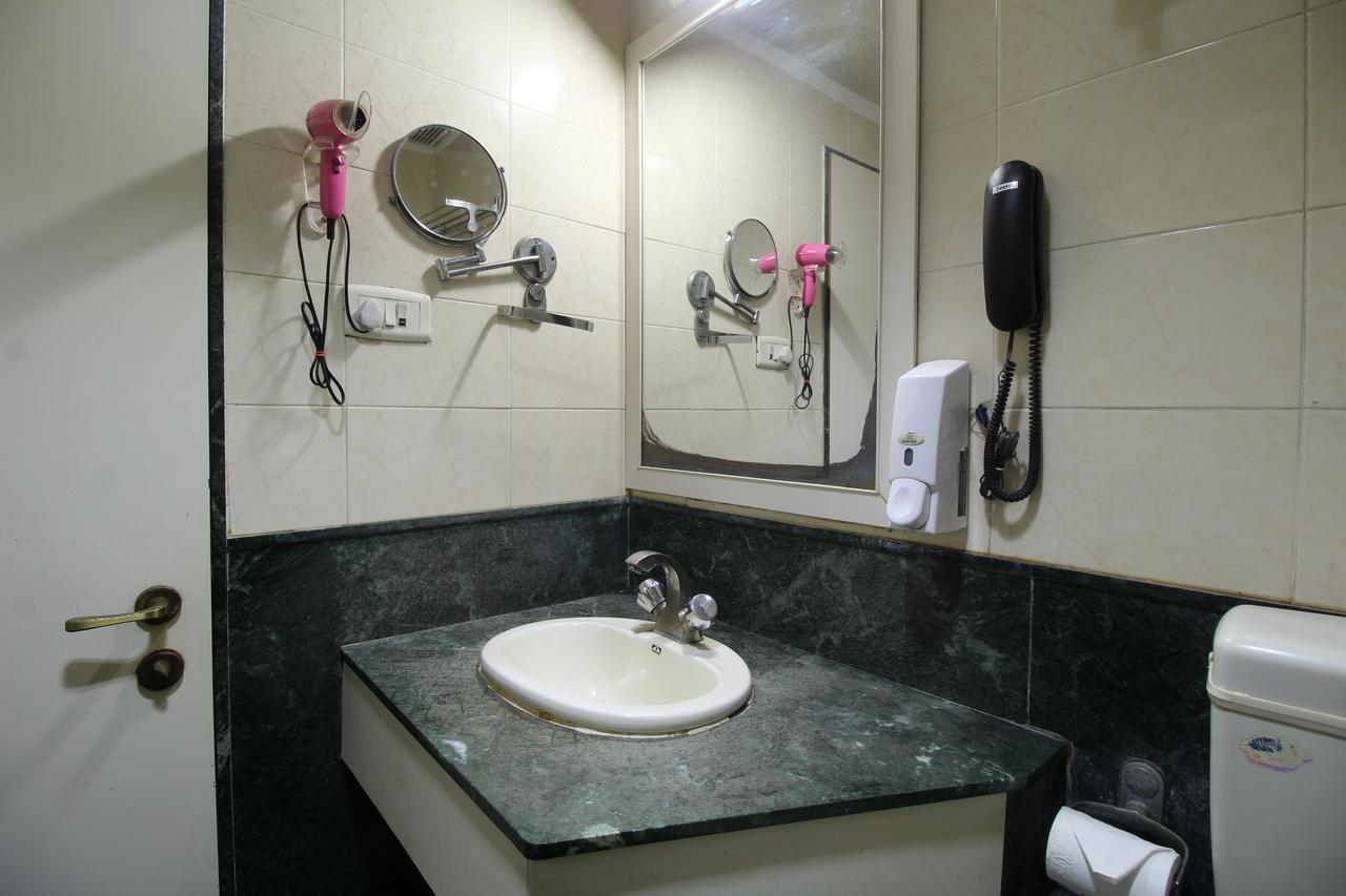 Hotel Gurukripa Даман Екстериор снимка