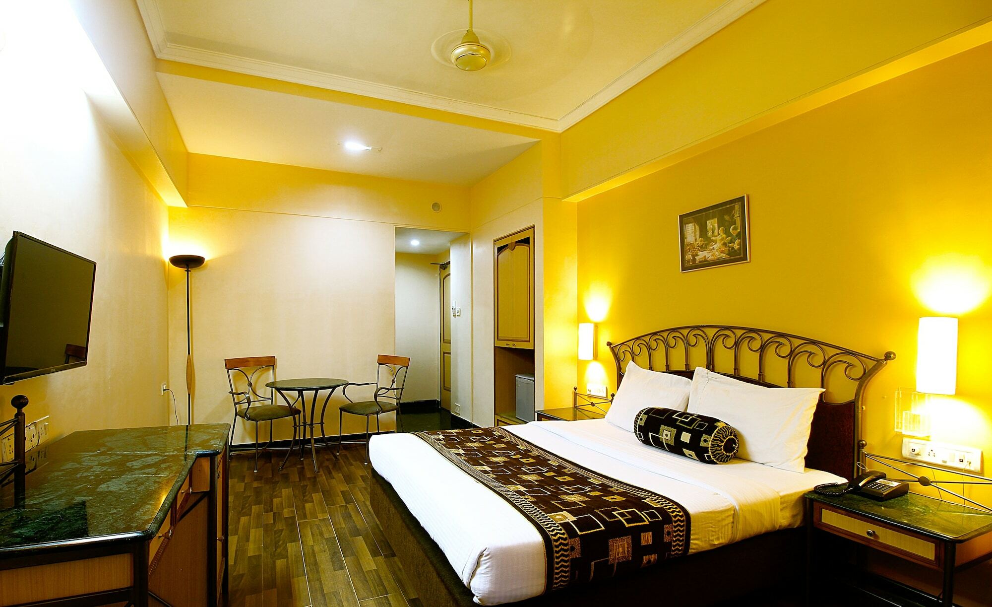 Hotel Gurukripa Даман Екстериор снимка